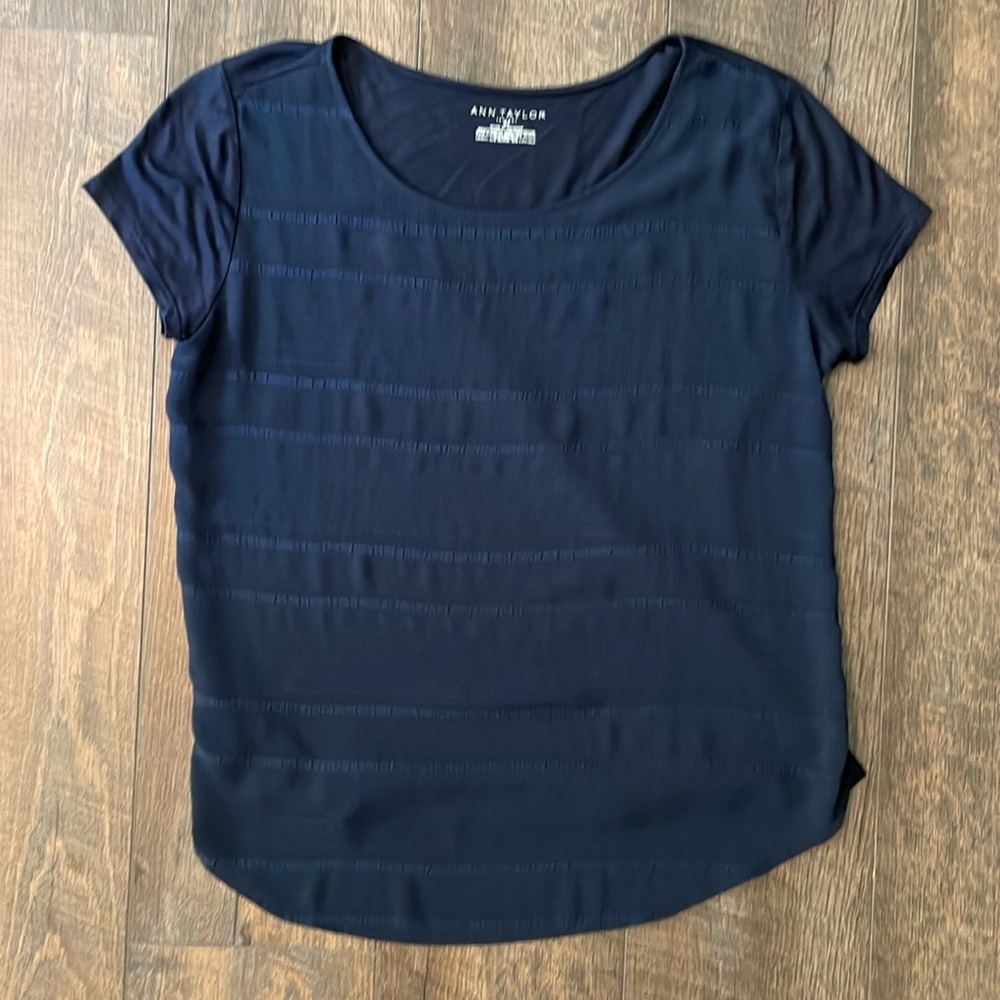 Ann Taylor Size Medium Cap Sleeve Shirt